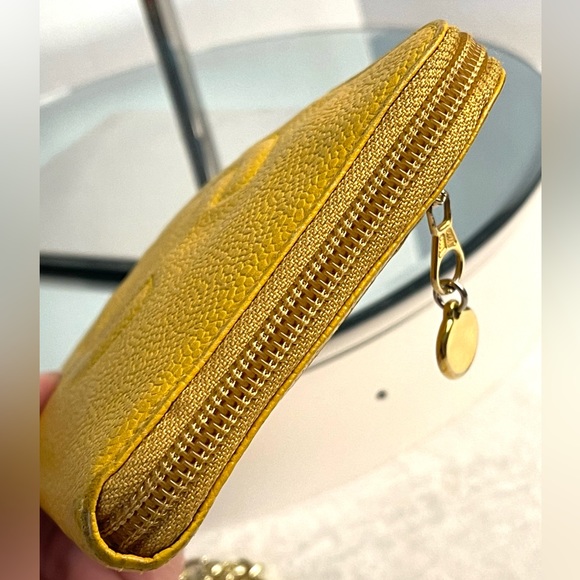 AUTHENTIC CHANEL 🔥CAVIAR LEATHER ZIP AROUND OVERSIZED WALLET ON A CHAIN - Picture 5 of 14